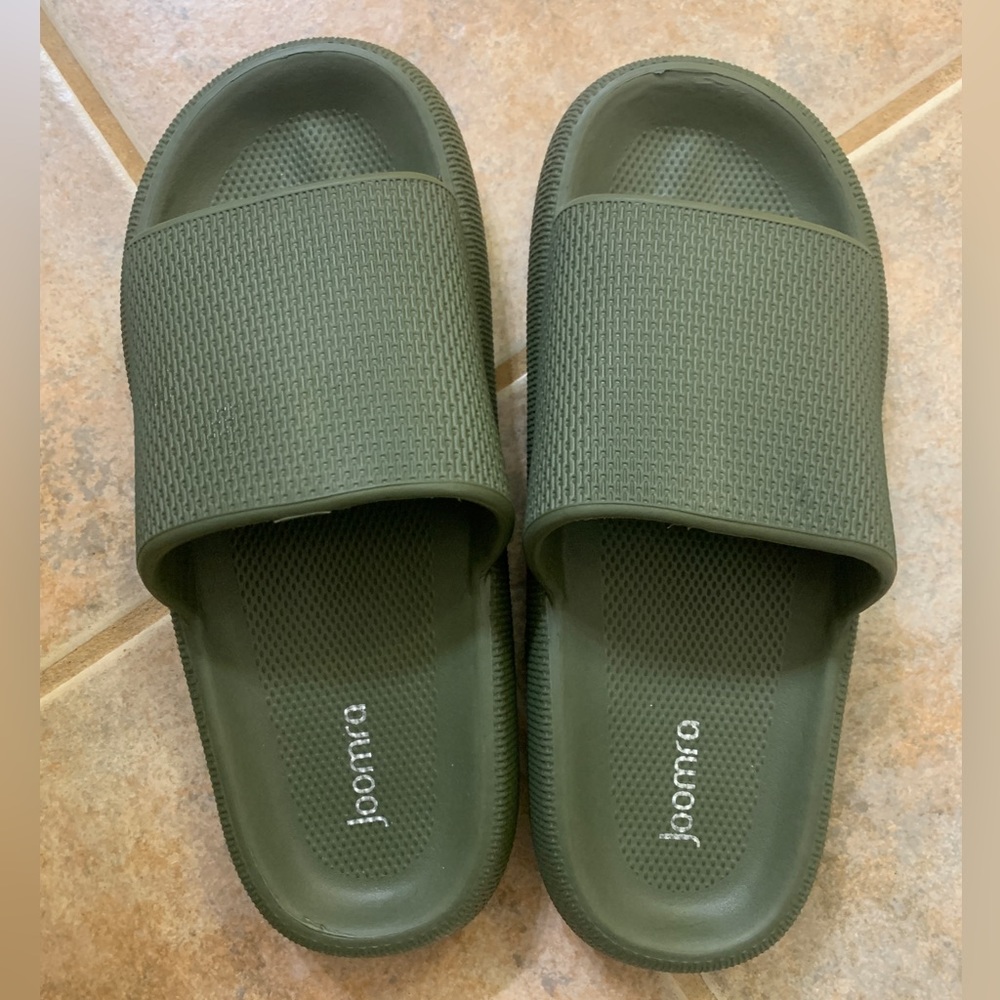 Cushion slides